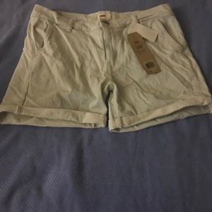 Levi’s Classic Shorts